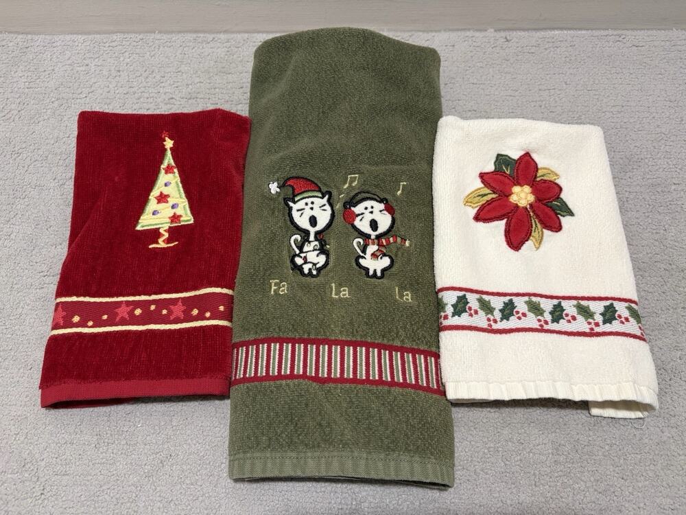 Ritz Towel Lot (3) Hand Bath Embroidered Christmas Poinsettia Holly Holiday